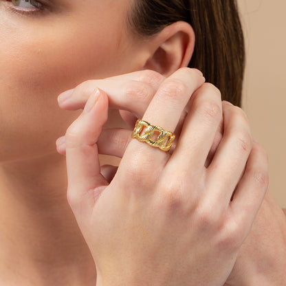 Chunky Chain Ring | Gold | Model Image | Uncommon James