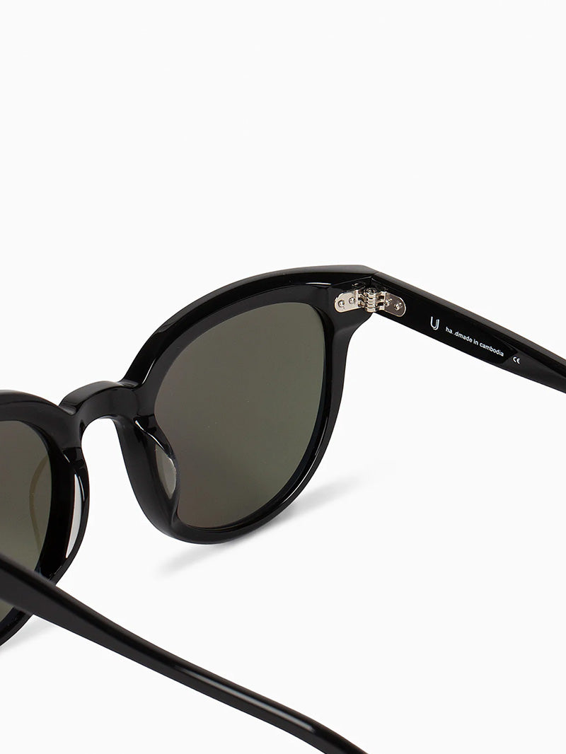 Classic Round Sunglasses | Black | Product Detail Image 2 | Uncommon Lifestyle