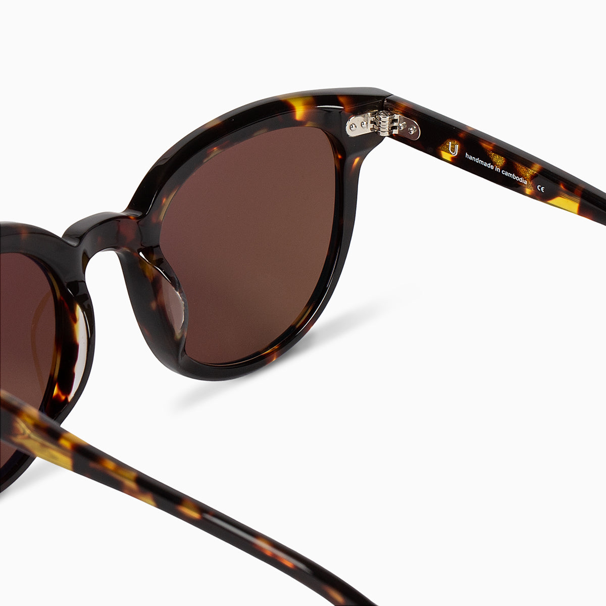Classic Round Sunglasses in Dark Brown