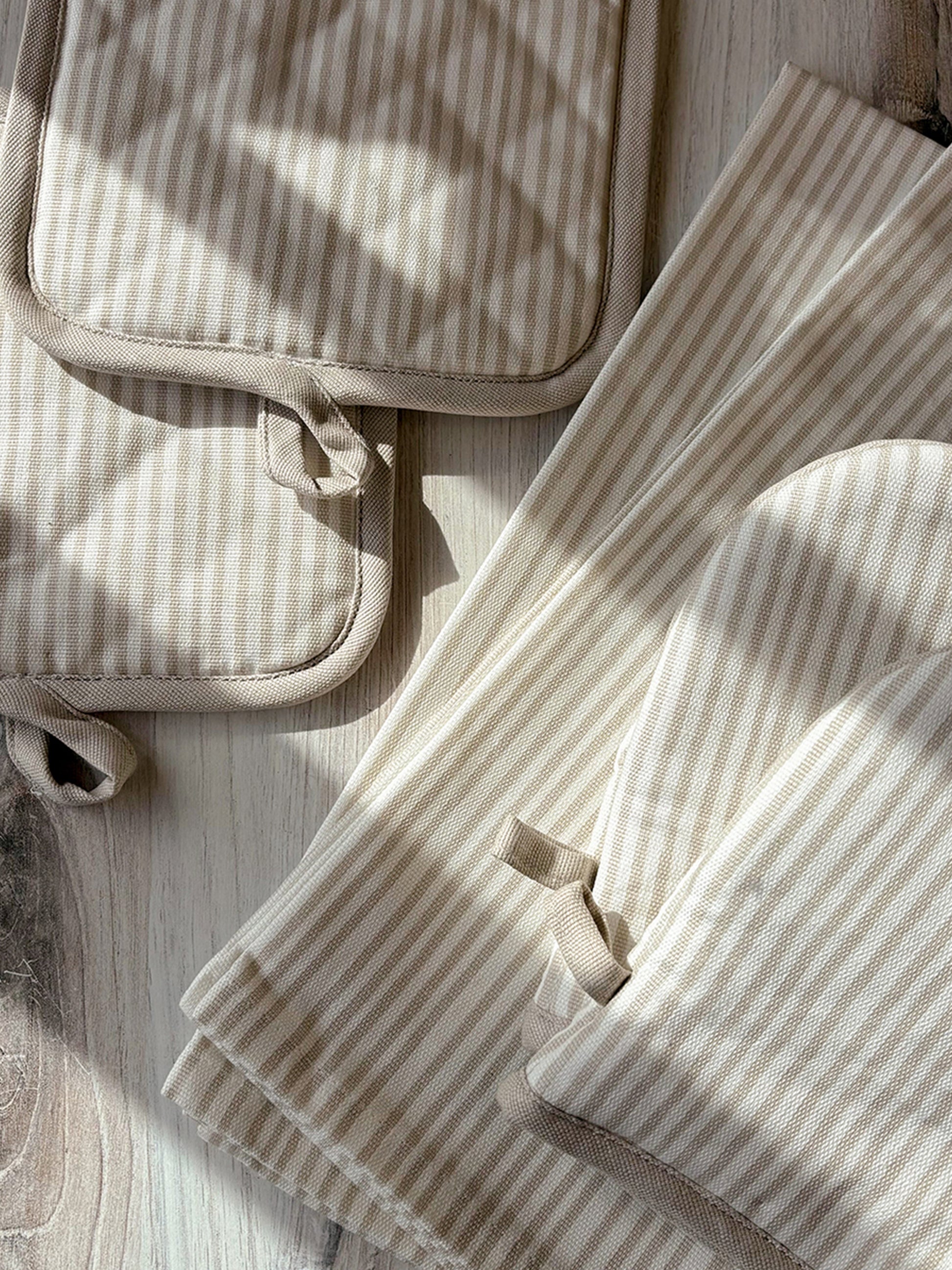 Tan Striped Mini Oven Mitt (Set of 2) | Lifestyle Image 2 | Uncommon Lifestyle