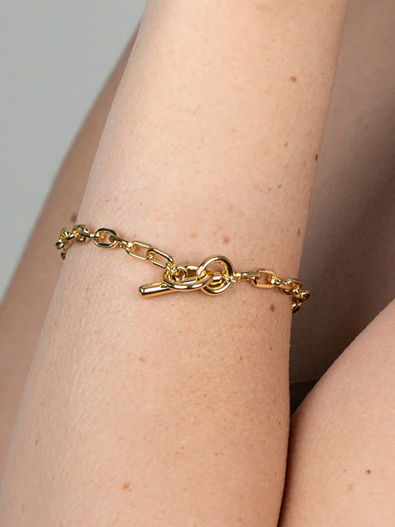 Simple Everyday Toggle and Chain Bracelet in Gold | Uncommon James