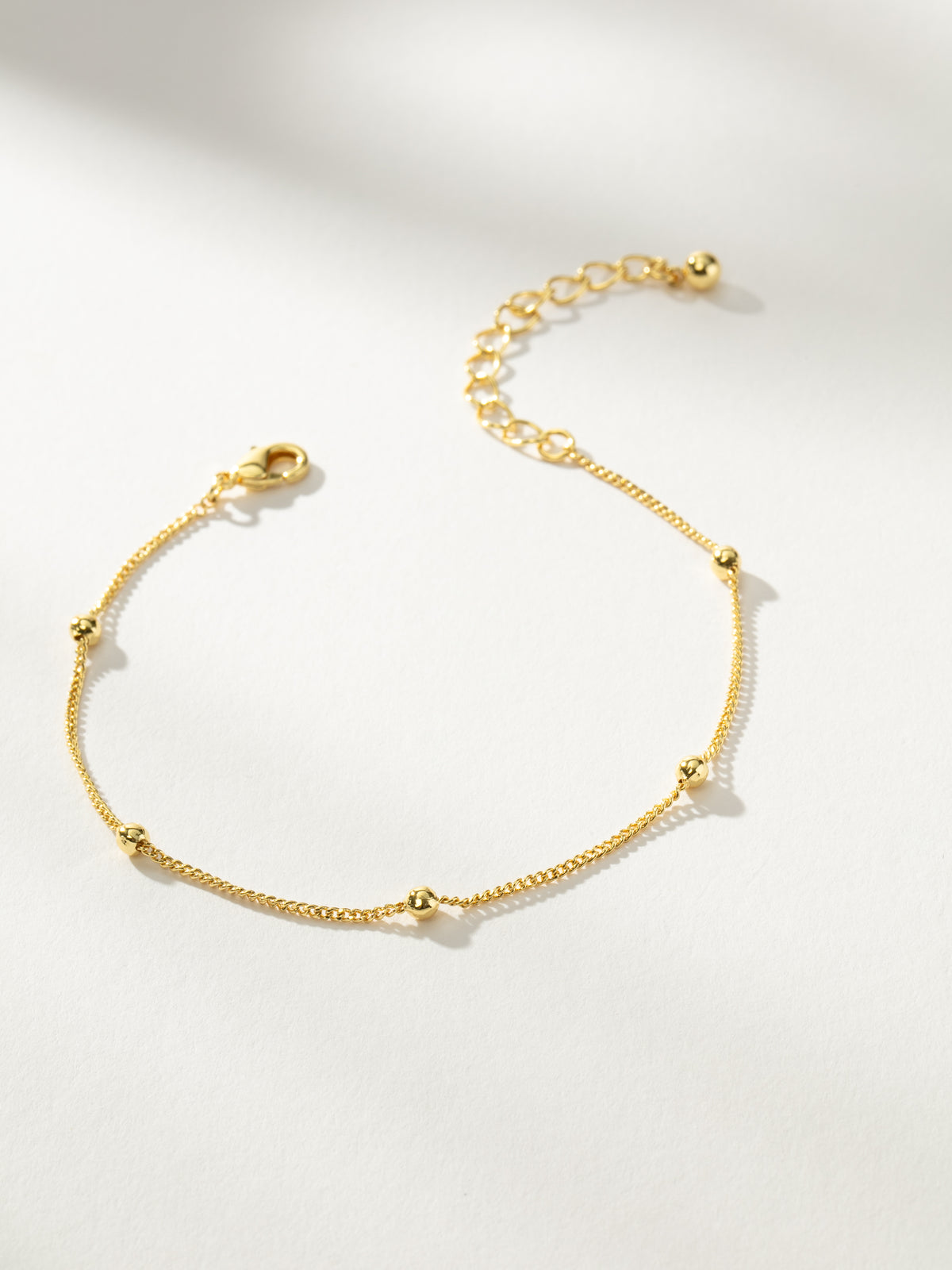 Everyday Dainty Bead and Chain Bracelet in Gold | Uncommon James