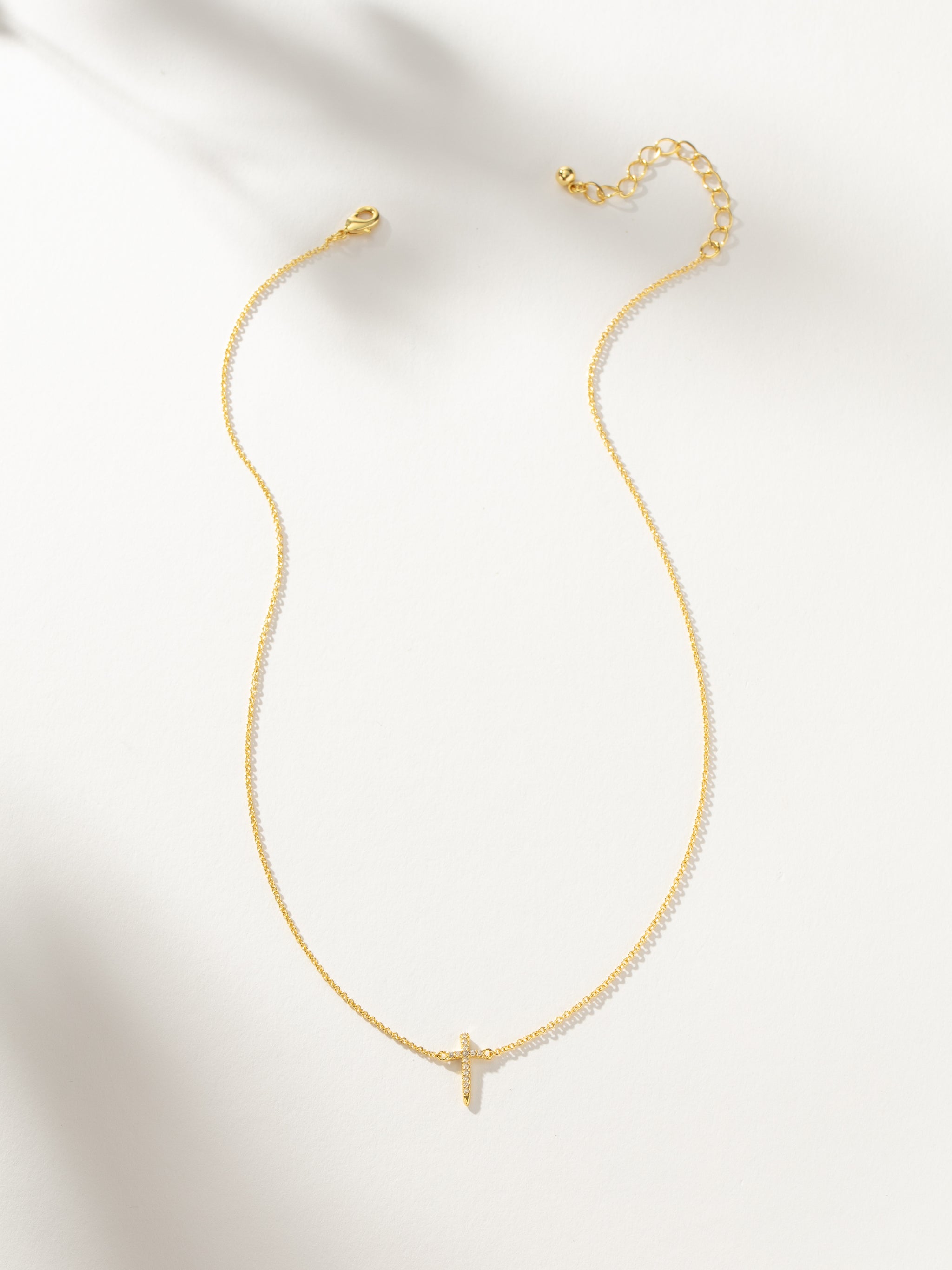 Simple Cross Chain Pendant Necklace in Gold | Uncommon James