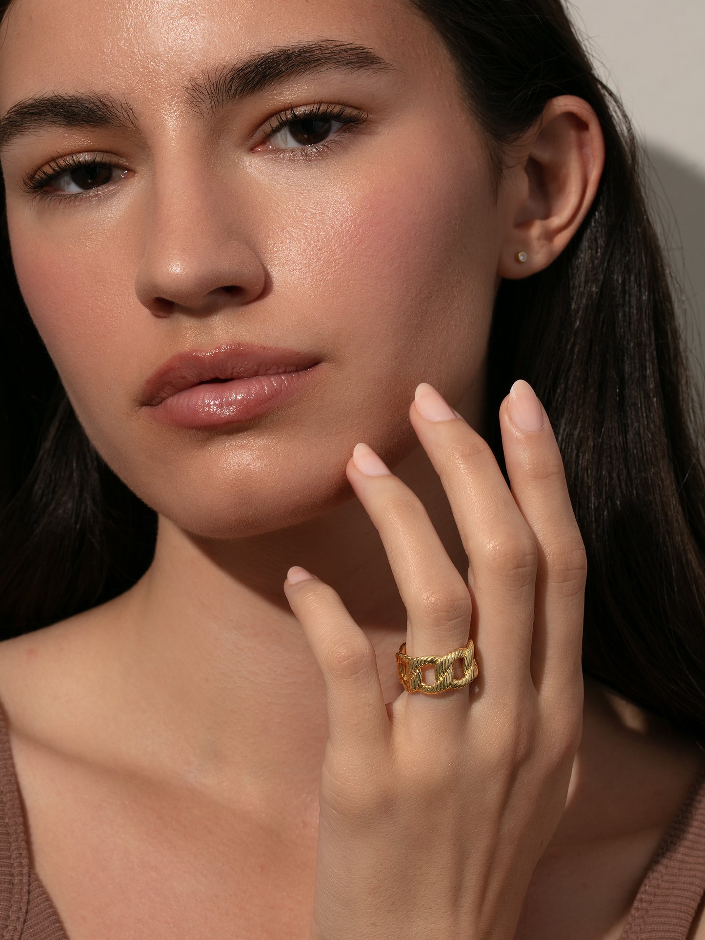 Chunky Chain Ring | Gold | Model Image | Uncommon James