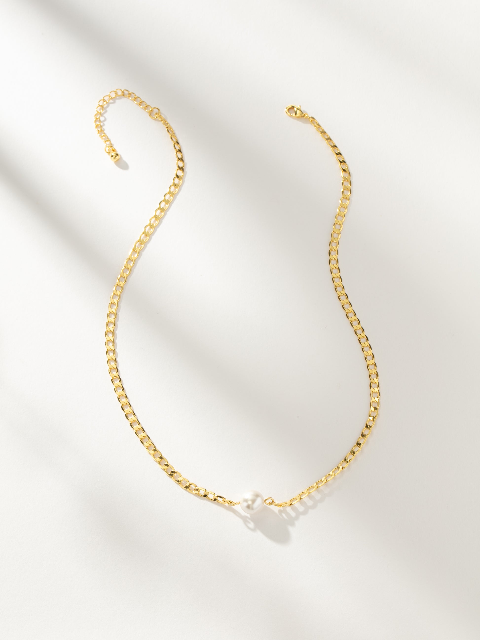 Statement Pearl Necklace | Gold | Product Image | Uncommon James