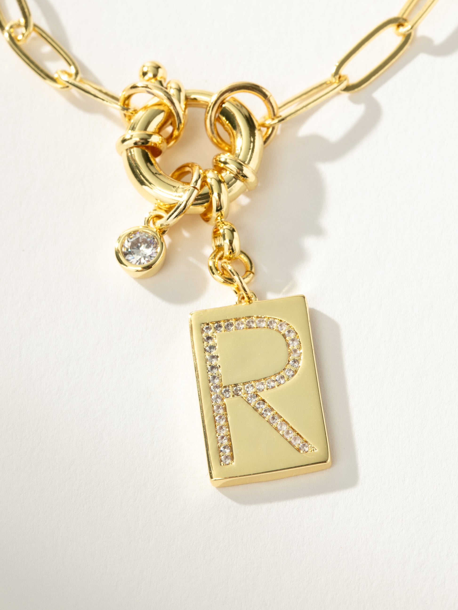 Initial Chain Necklace | Gold R | Product Detail Image | Uncommon James