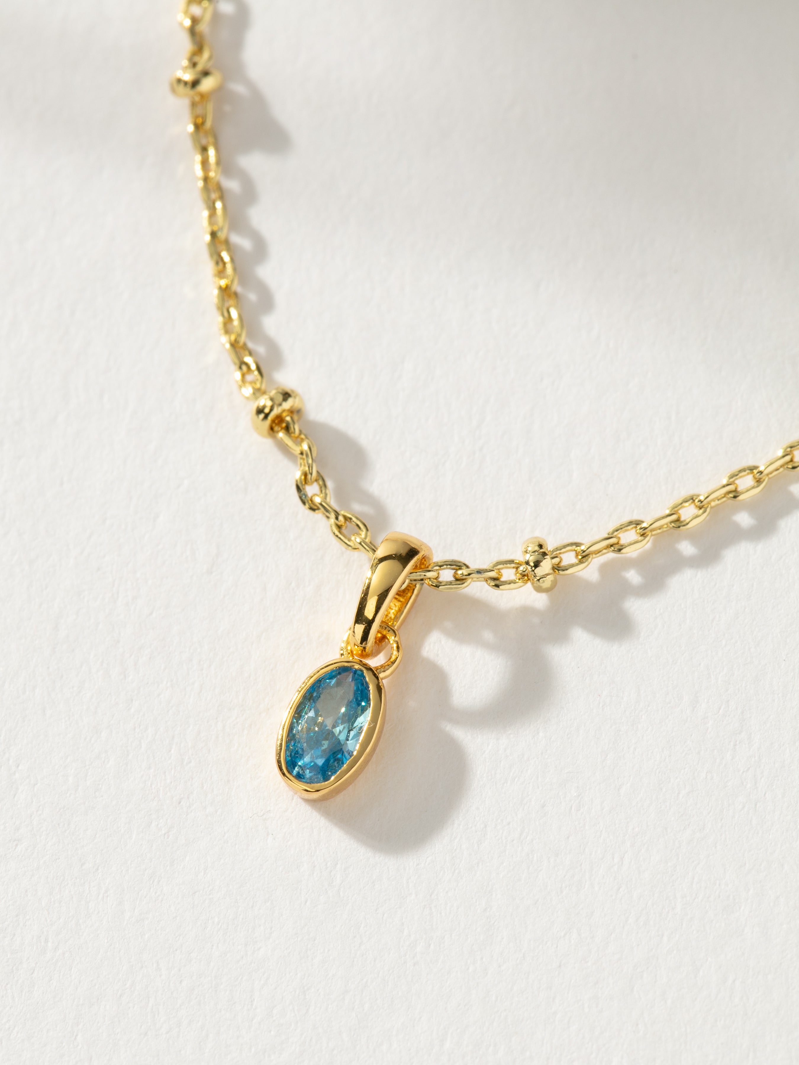 To the Beach Chain and Gem Pendant Necklace in Gold Uncommon James