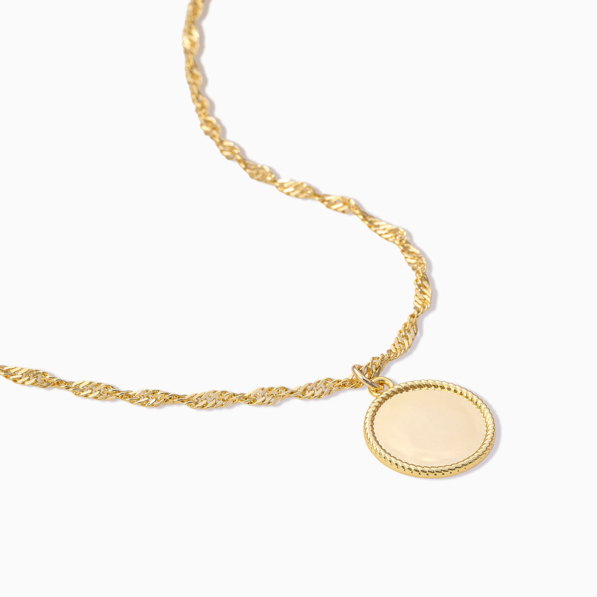 Circle Pendant Necklace | Gold | Product Detail Image | Uncommon James