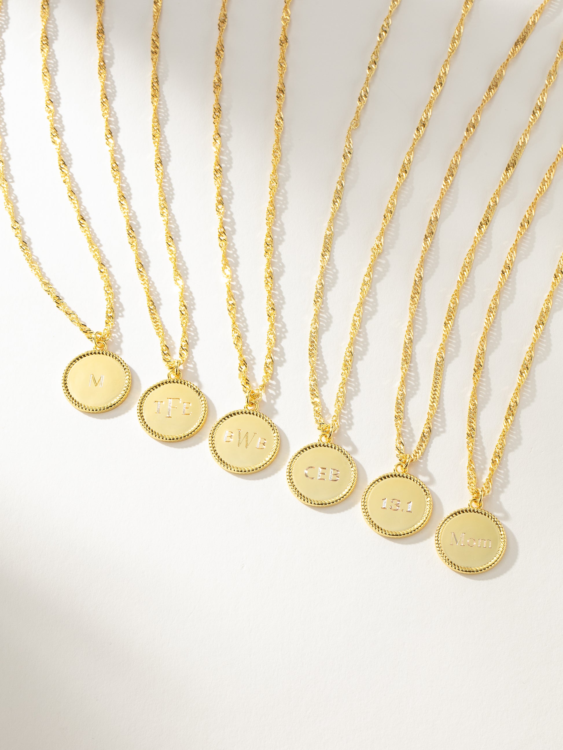 Circle Pendant Necklace | Gold | Product Detail Image | Uncommon James