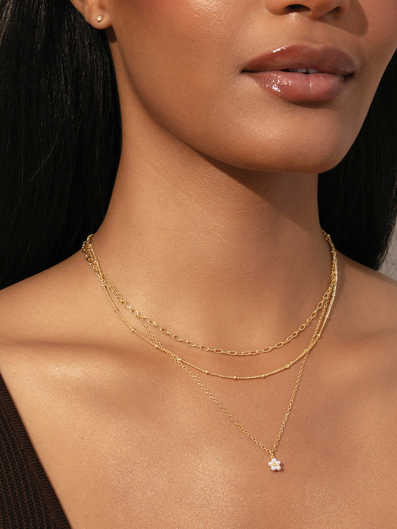 Uncommon James Flower Pendant Necklace in Gold