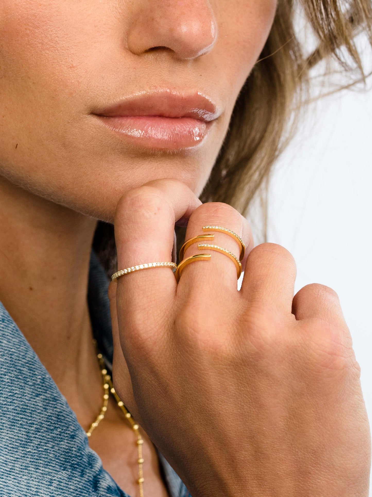 Glow Ring | Gold | Model Image | Uncommon James