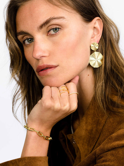 ["Glow Ring ", " Gold ", " Model Image ", " Uncommon James"]
