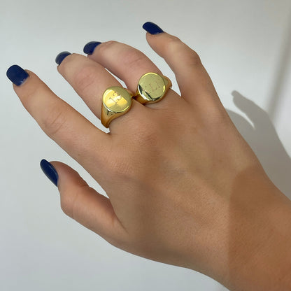Signet Ring | Gold | Model Image 2 | Uncommon James