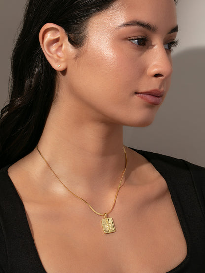 ["Uncommon Pendant Necklace ", " Gold ", " Model Image ", " Uncommon James"]