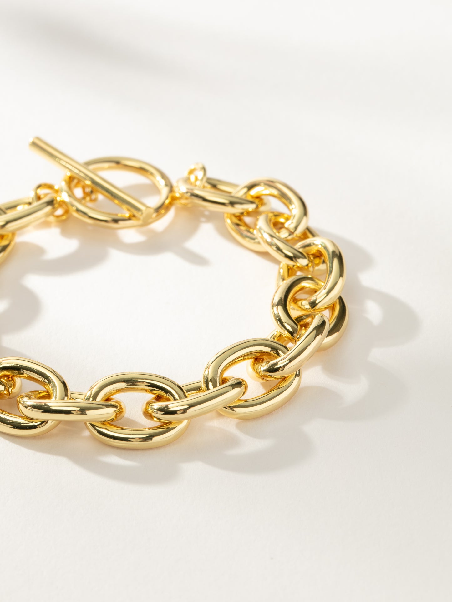 Dramatic Chain Bracelet | Gold | Product Detail Image | Uncommon James