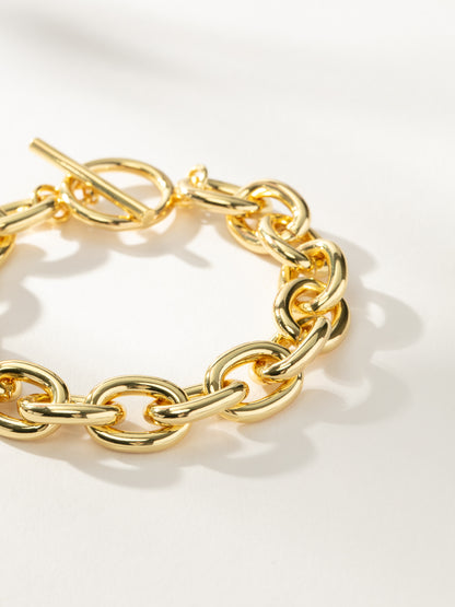 ["Dramatic Chain Bracelet ", " Gold ", " Product Detail Image ", " Uncommon James"]