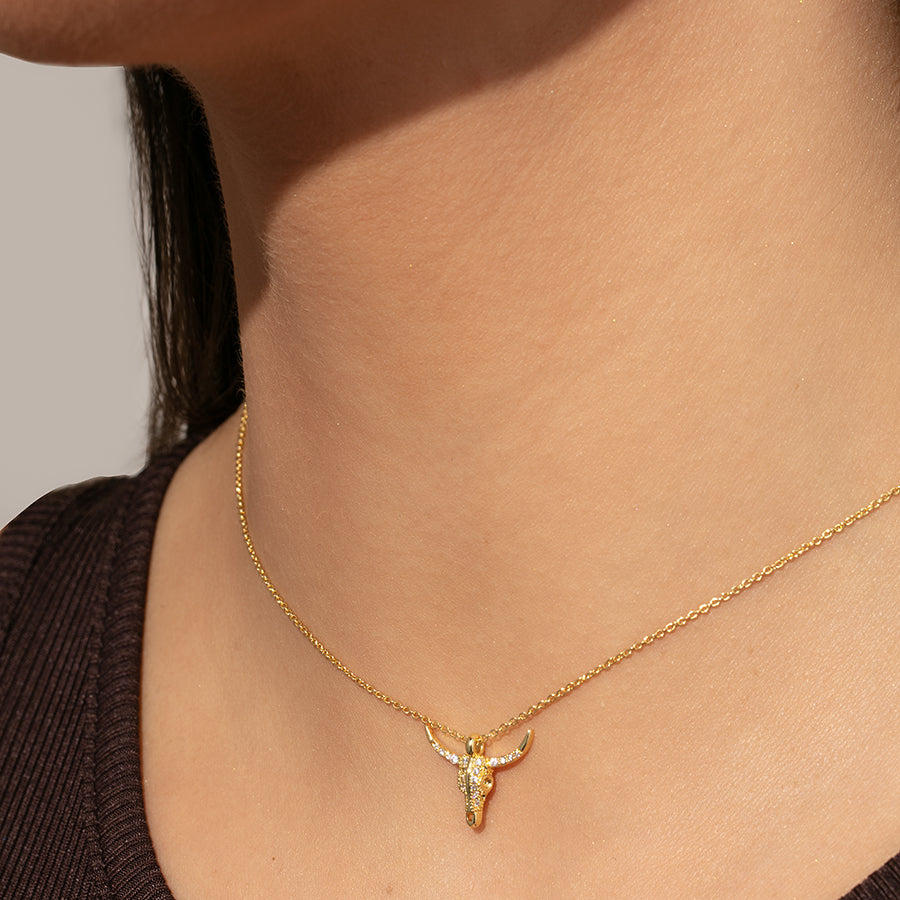 Fighter Necklace 2.0 | Gold | Model Image | Uncommon James