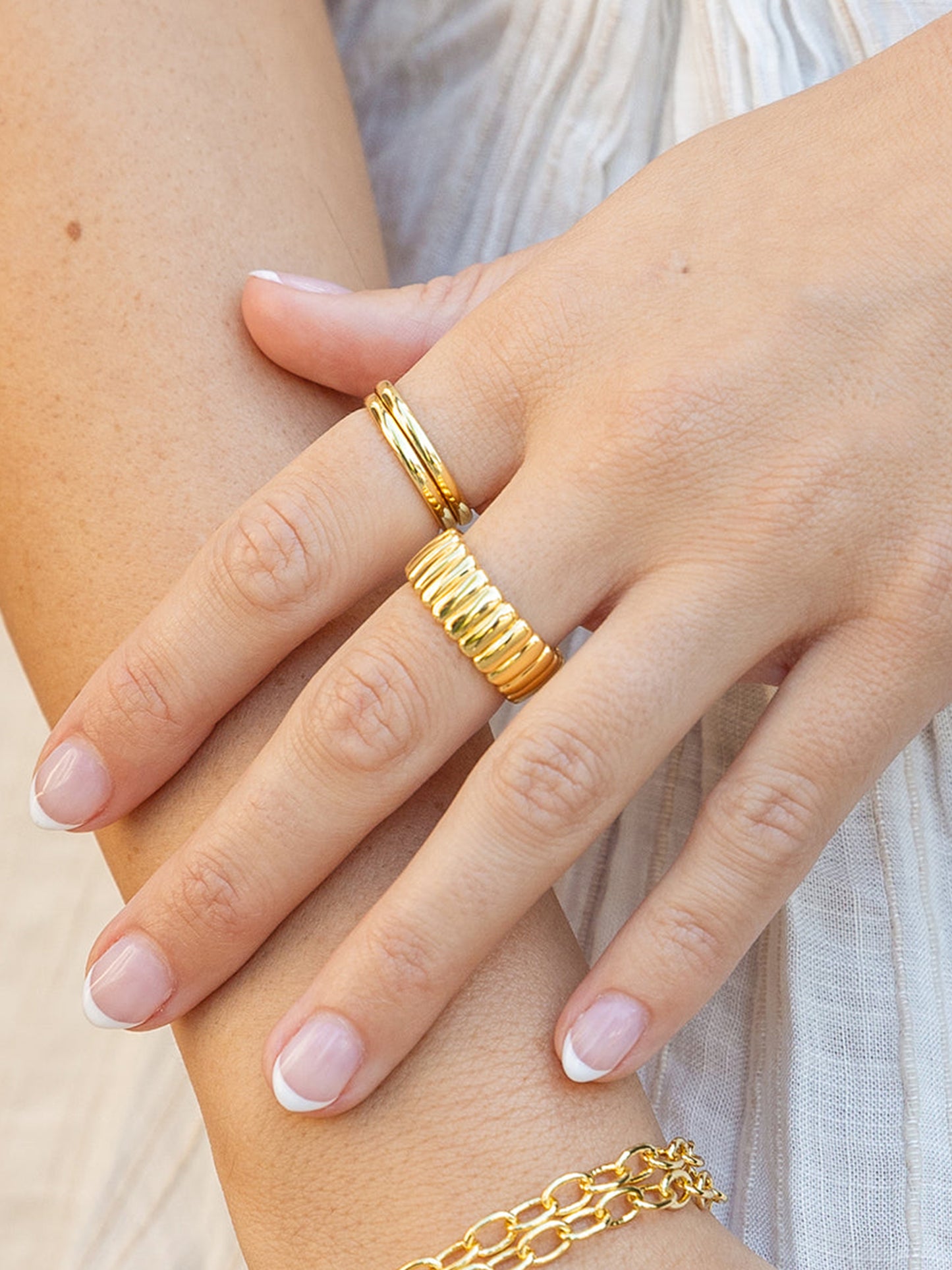 Parthenon Ribbed Ring | Gold | Lifestyle Image | Uncommon James