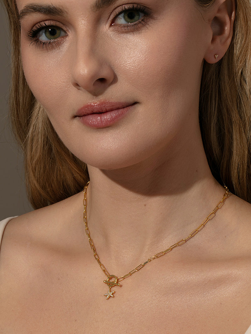 Starfish Pendant and Chain Necklace | Gold | Model Image | Uncommon James