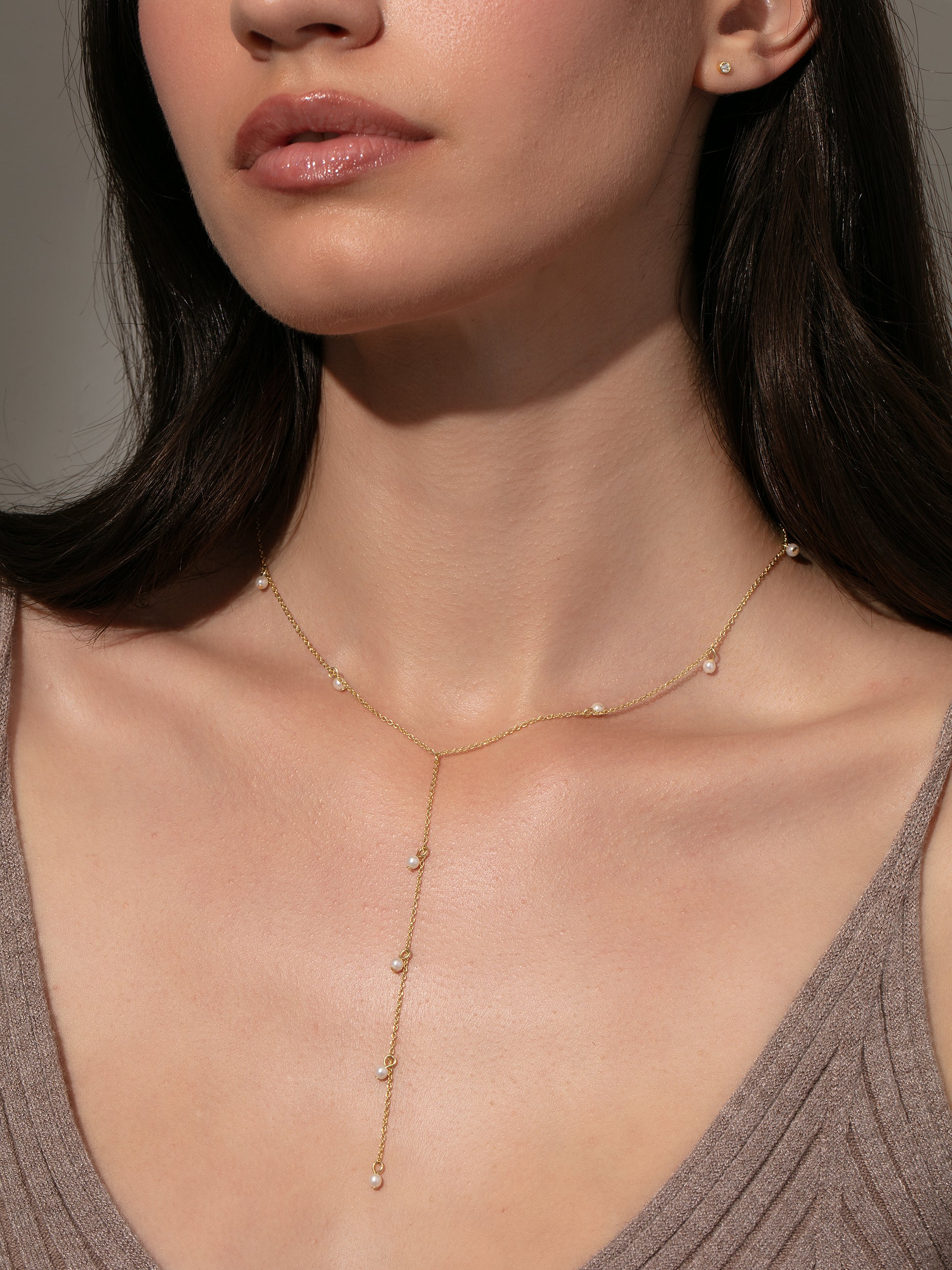 Pearl Lariat Necklace | Gold | Model Image | Uncommon James