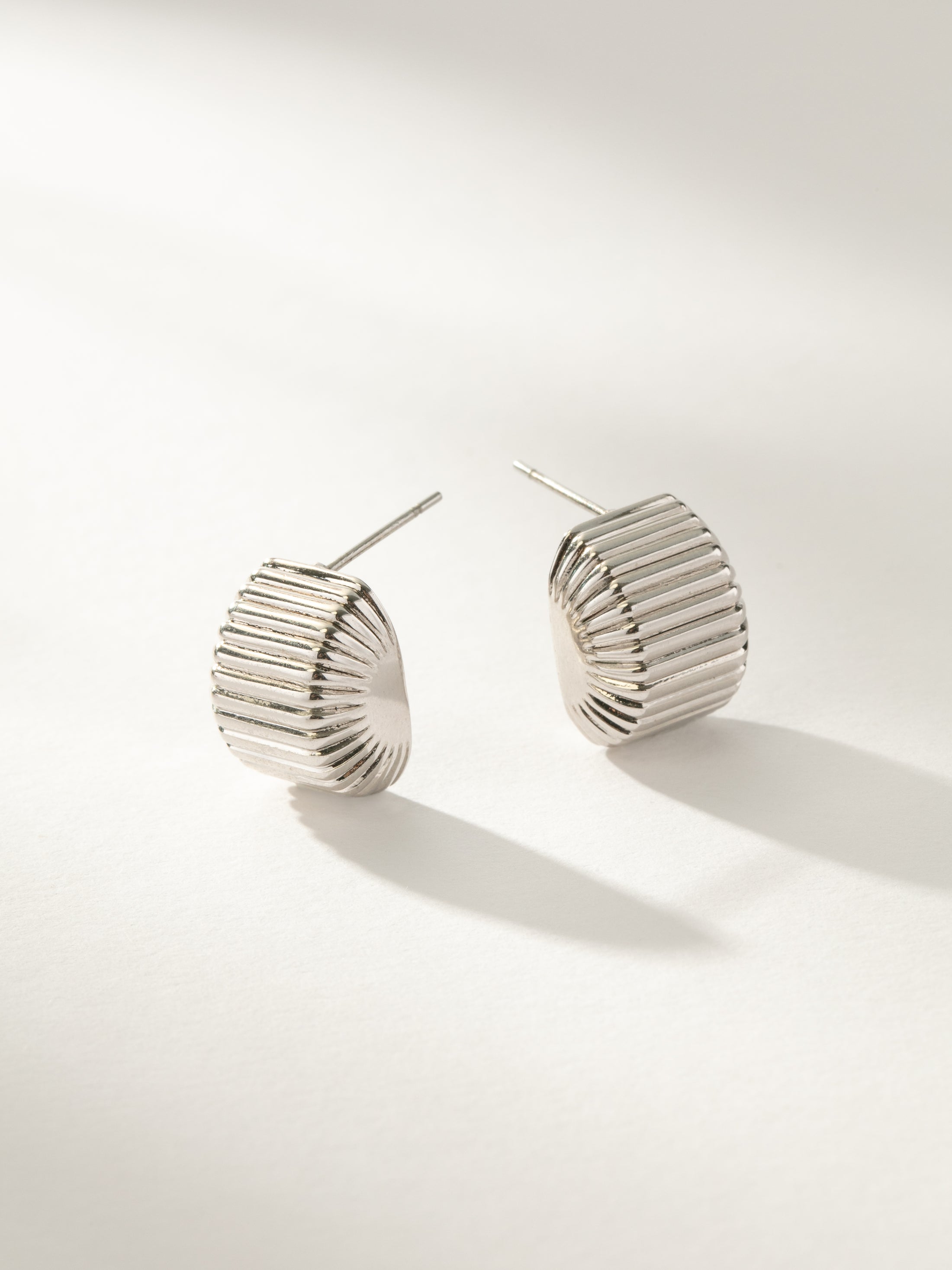Ribbed Earring main image 0