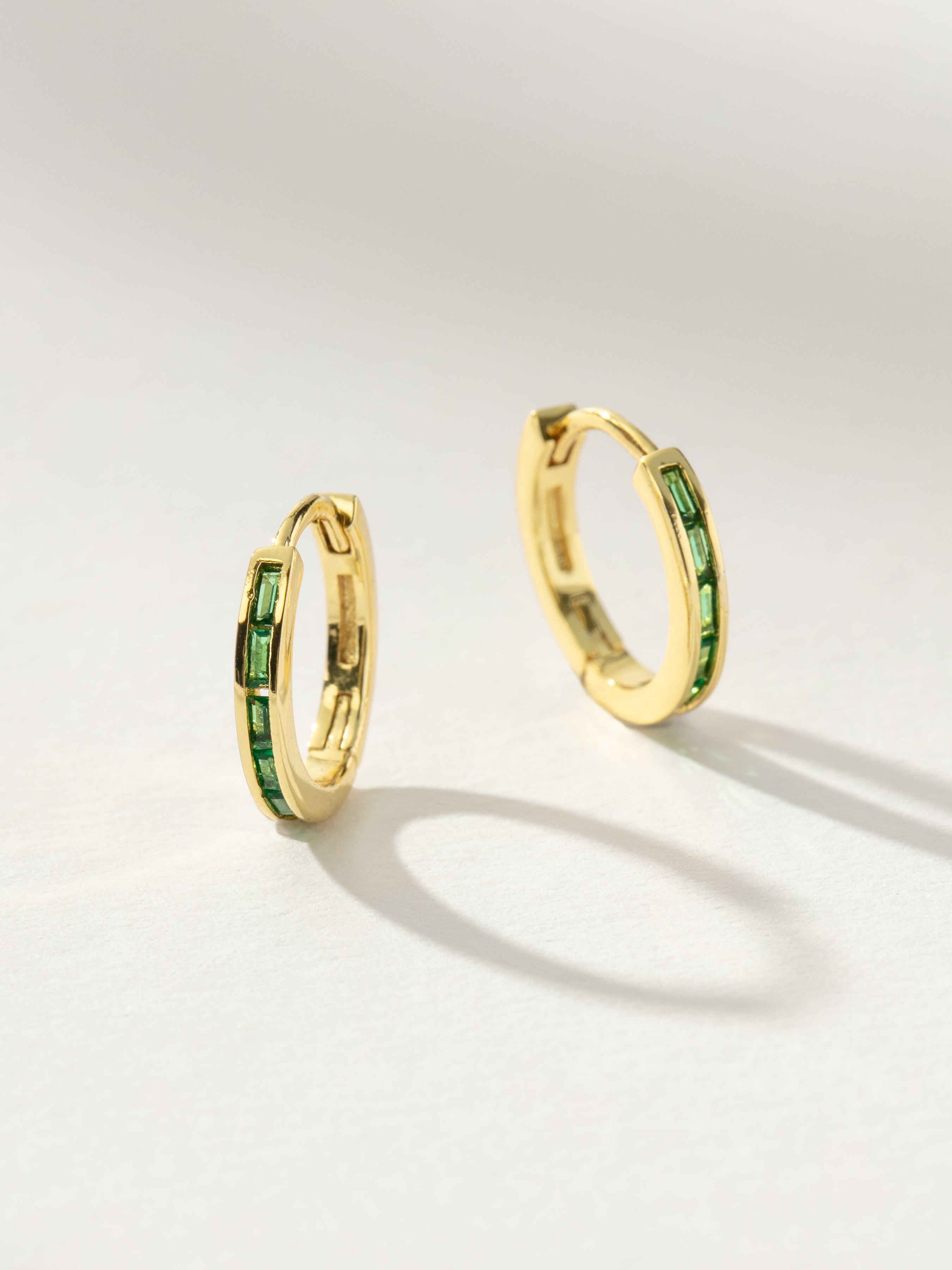 ポメころび様　グリーンバンデッドオニキス　チャーム　14kgf　他2点 Baguette Cut Green Stone Huggie Earrings in Gold | Uncommon James