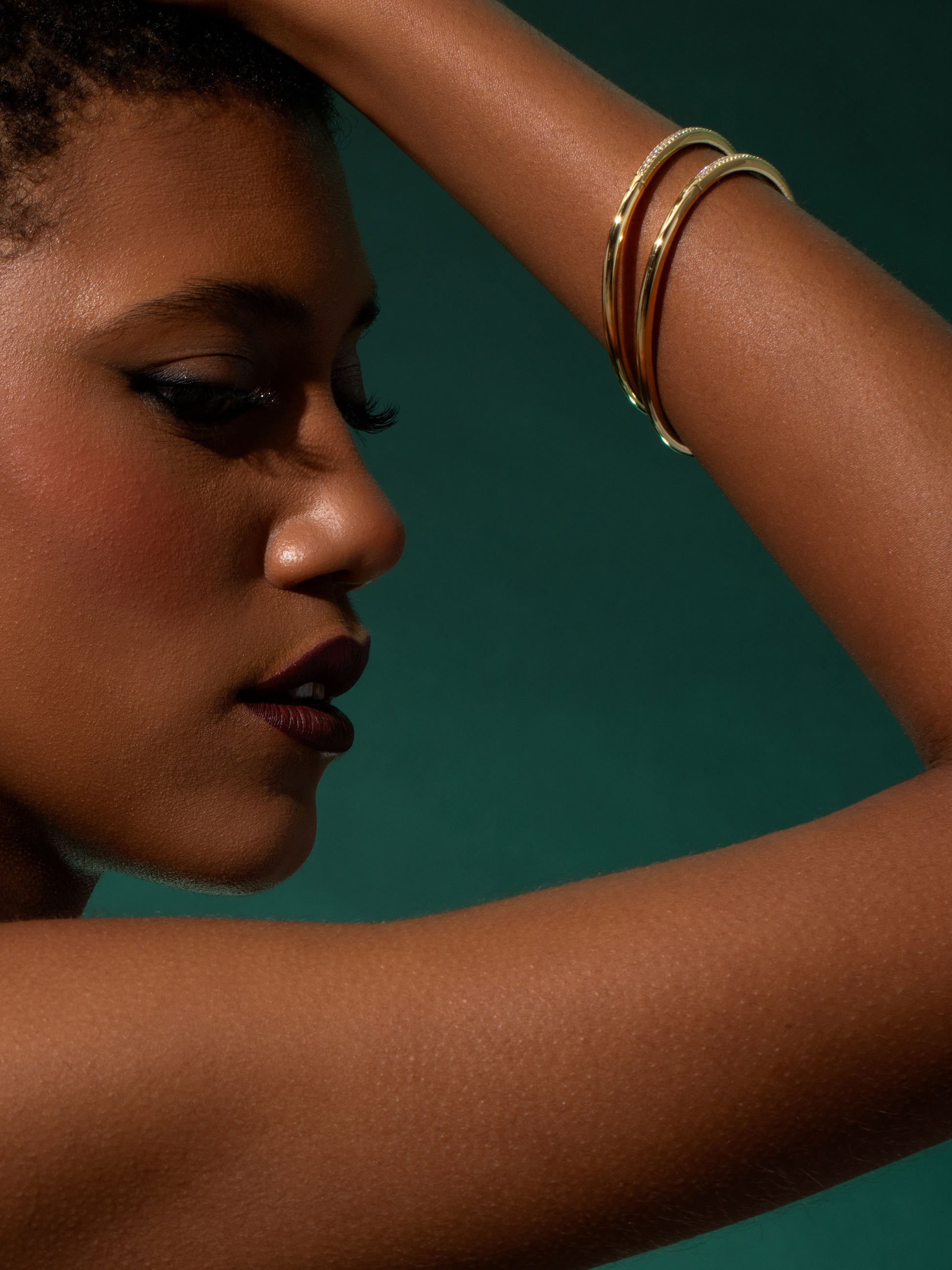 Radiant Glow Bracelet (Set of 2) | Gold | Campaign Image | Uncommon James