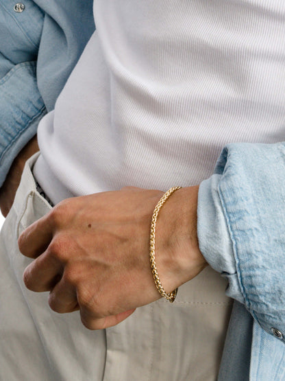 Men’s Wheat Chain Bracelet 4mm | Gold | Model Image | Uncommon James