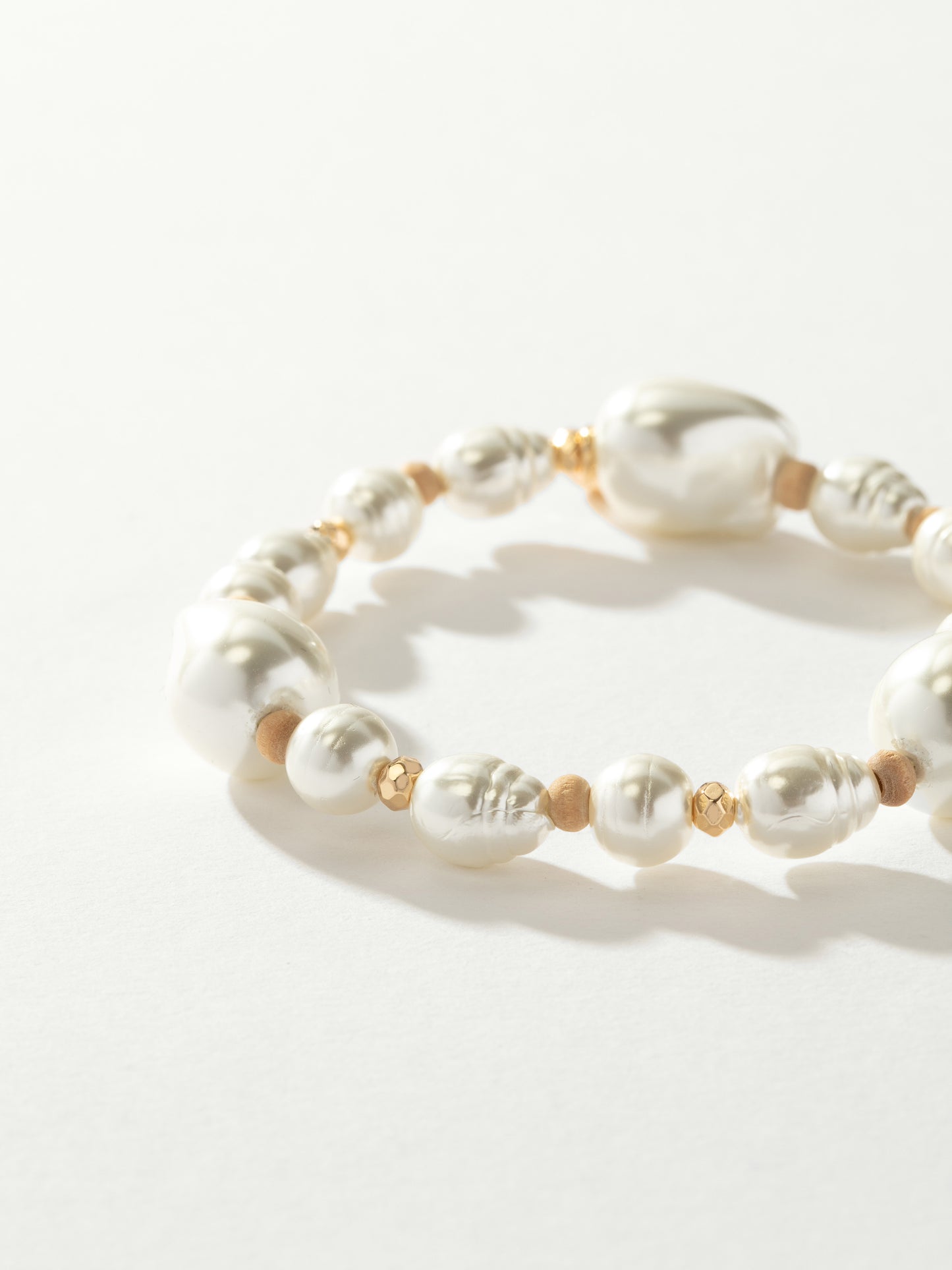 Oceanic Pearl Bracelet | Gold | Product Image | Uncommon James