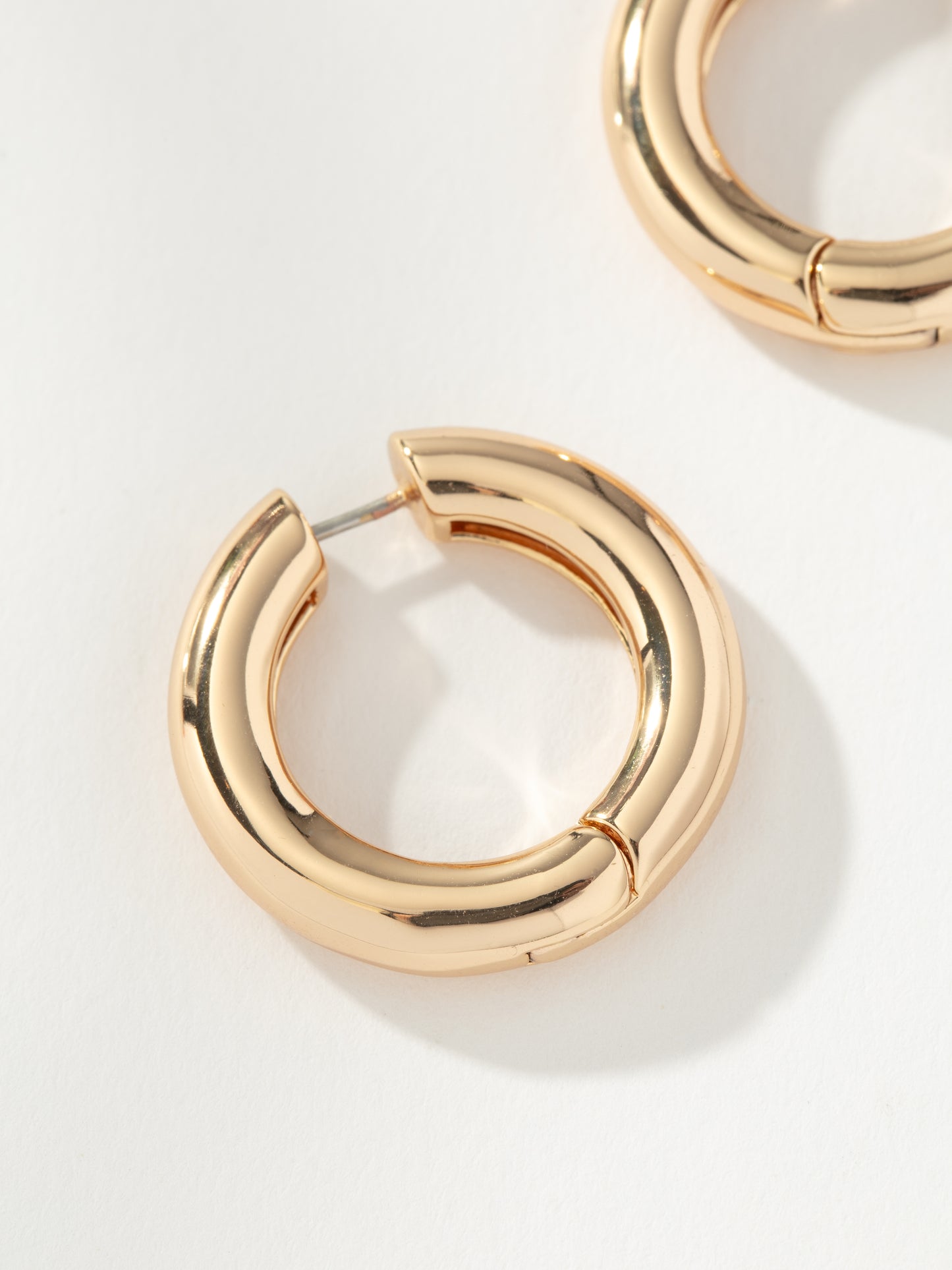 Pisa Hoop Earrings | Gold L | Product Image | Uncommon James