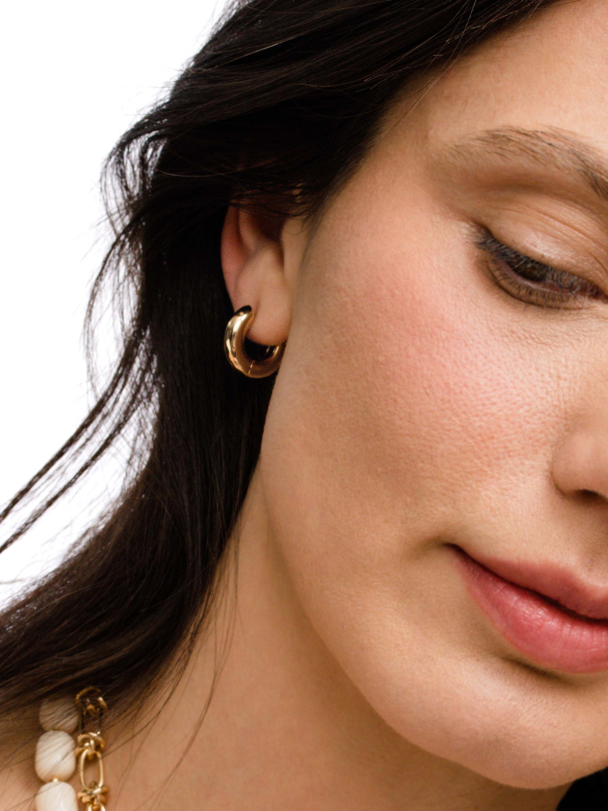 Pisa Hoop Earrings | Gold S | Model Image | Uncommon James
