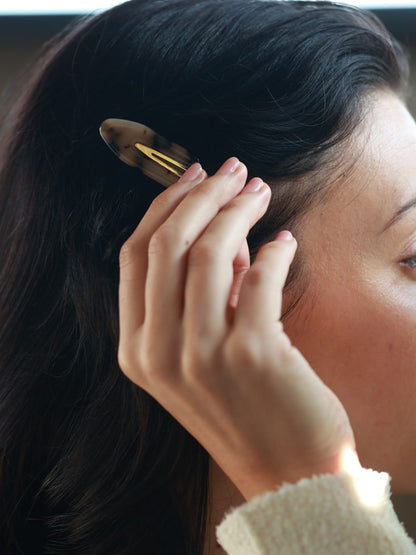 ["No Crease Hair Clips ", " Brown ", " Model Image ", " Uncommon Beauty"]