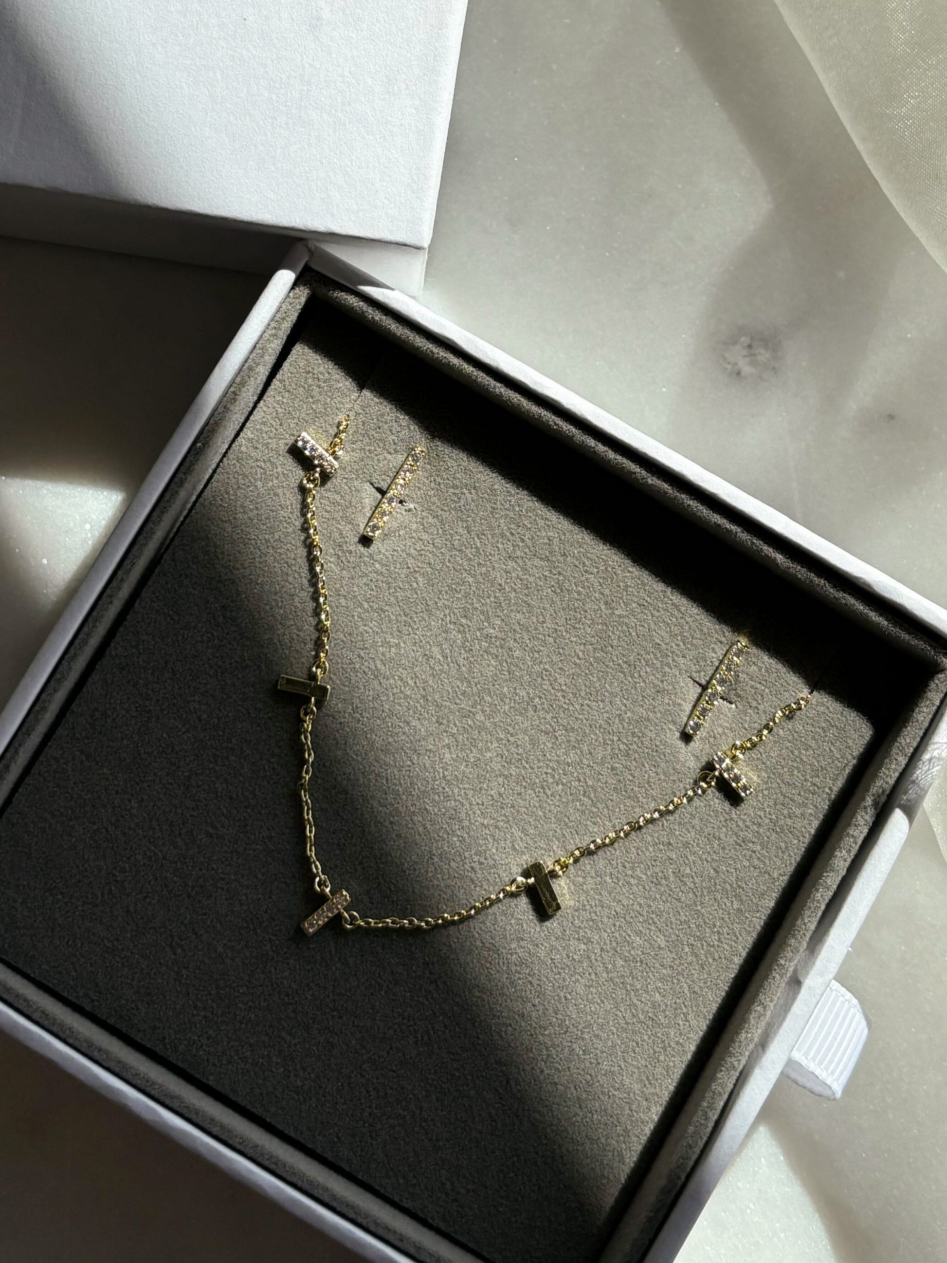 Queen Status Gold Jewelry Set | Lifestyle Image | Uncommon James