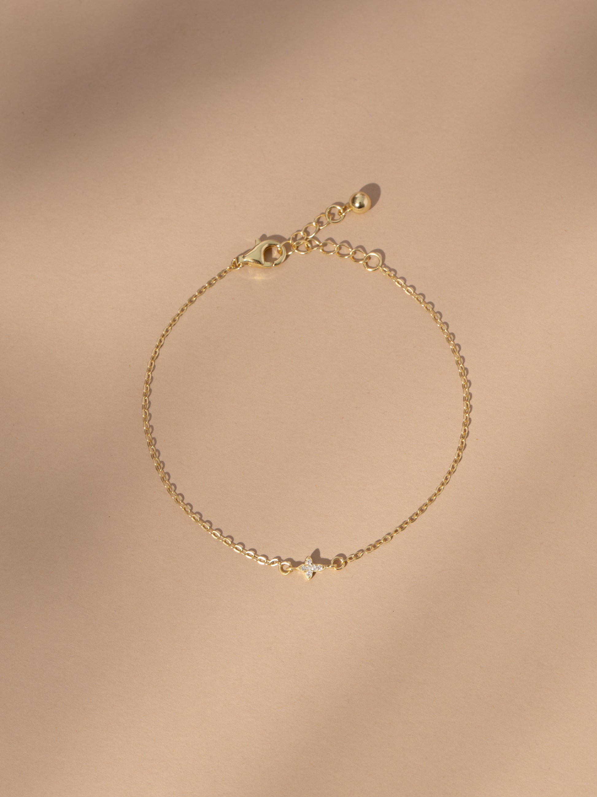 Vermeil Flirty Chain Bracelet | Gold Vermeil | Product Image | Uncommon James