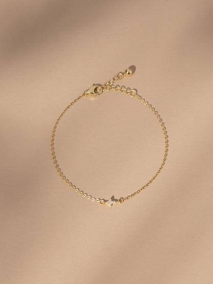 ["Vermeil Flirty Chain Bracelet ", " Gold Vermeil ", " Product Image ", " Uncommon James"]