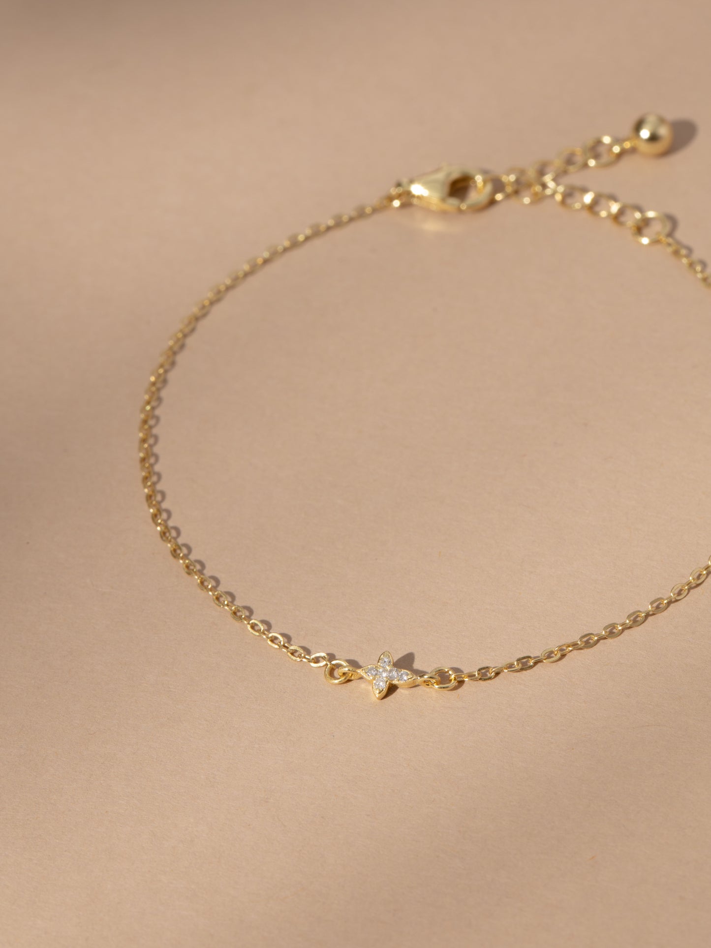 Vermeil Flirty Chain Bracelet | Gold Vermeil | Product Image | Uncommon James