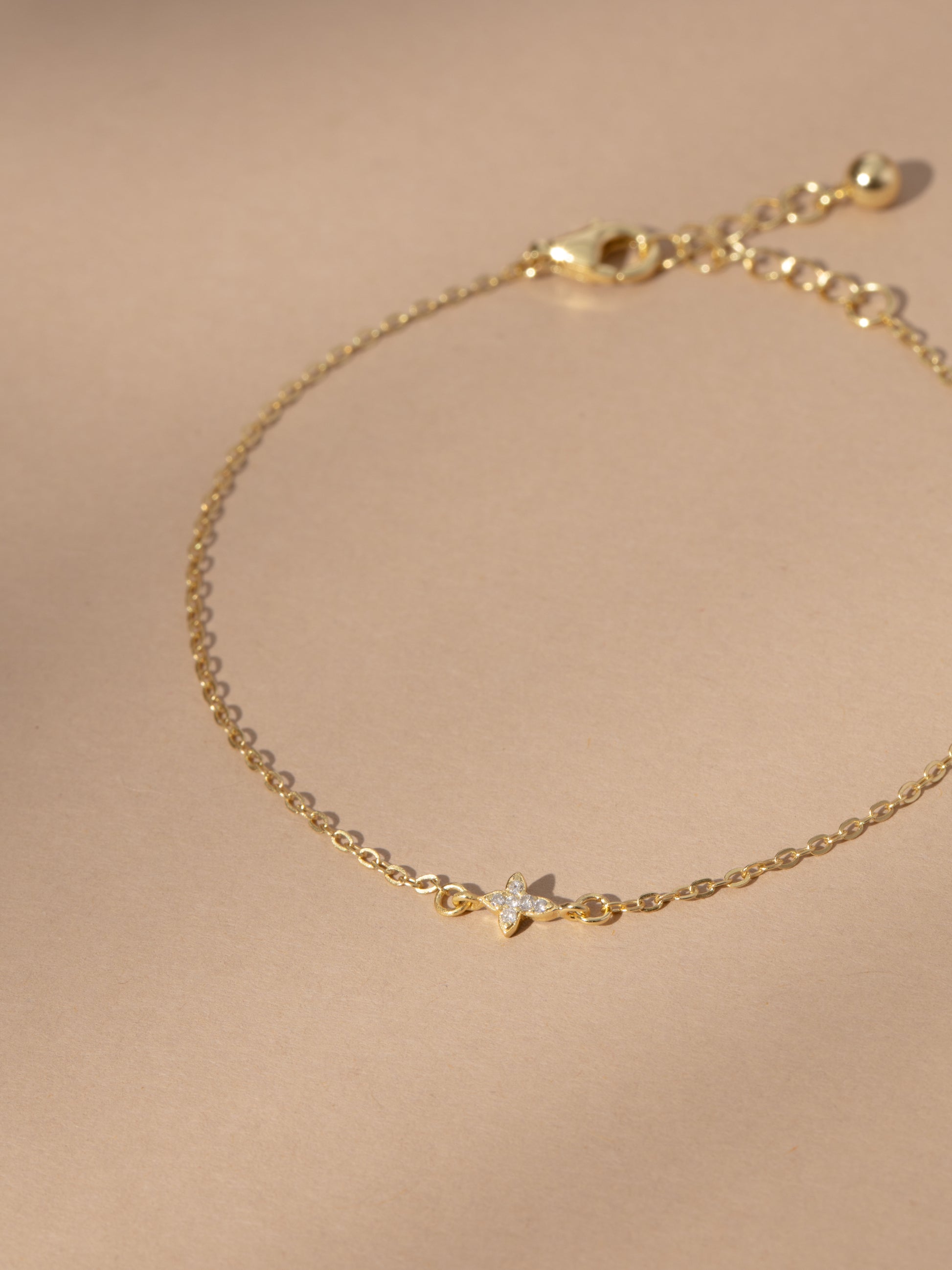 Vermeil Flirty Chain Bracelet | Gold Vermeil | Product Image | Uncommon James