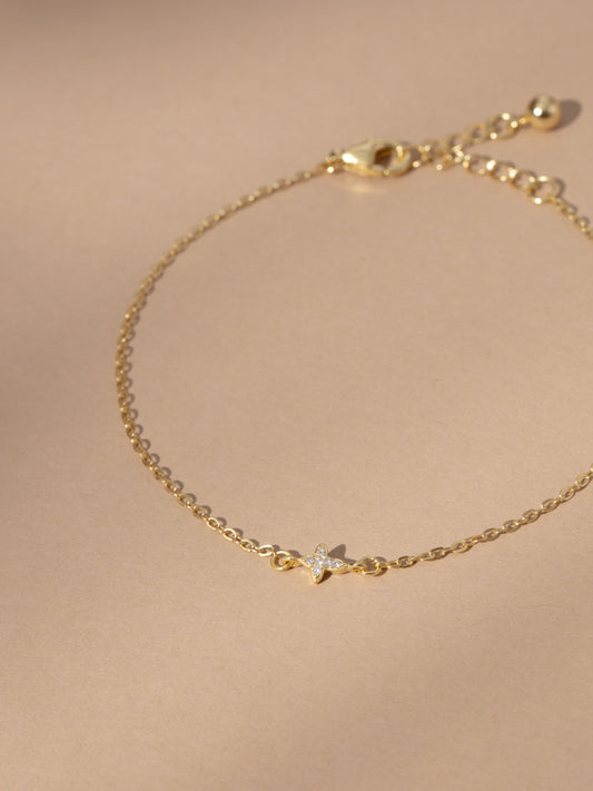 Vermeil Flirty Chain Bracelet | Gold Vermeil | Product Image | Uncommon James