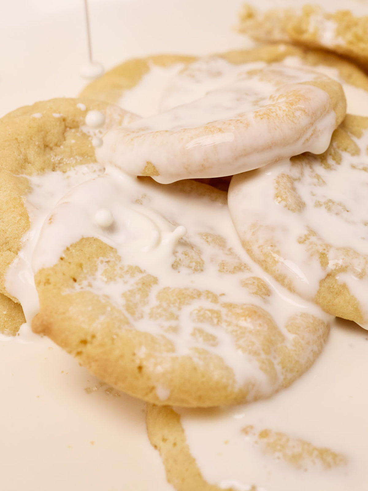 Warm Sugar Cookies Candle | 4 OZ 10 OZ | Ingredient Image | Uncommon Lifestyle