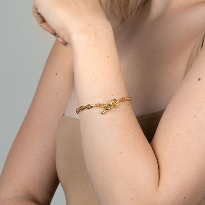 Chain Bracelet | Gold | Model Image | Uncommon James