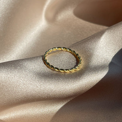 Twisted Vermeil Ring | Gold Vermeil | Product Image | Uncommon James